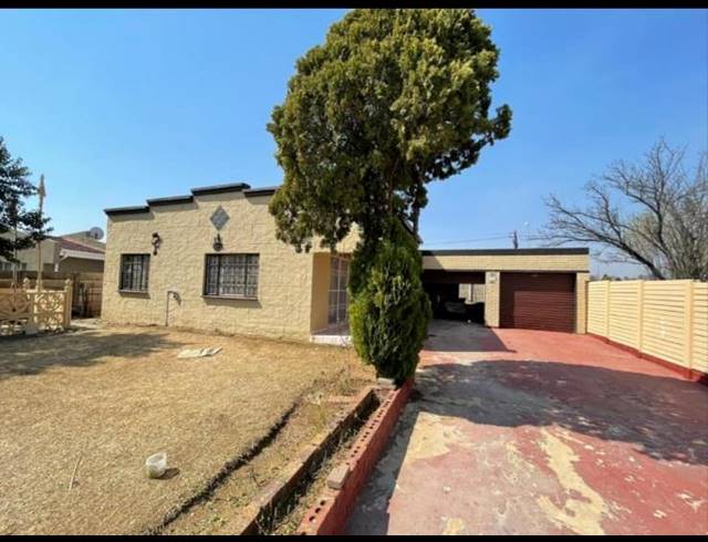 4 BEDROOM HOUSE FOR SALE IN FERNWOOD